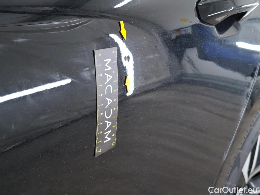  Volvo  V60 VOLVO  / 2018 / 5P / Break B4 197 DCT 7 Plus Dark #24