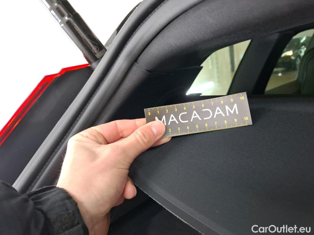  Volvo  V60 VOLVO  / 2018 / 5P / Break B4 197 DCT 7 Plus Dark #28