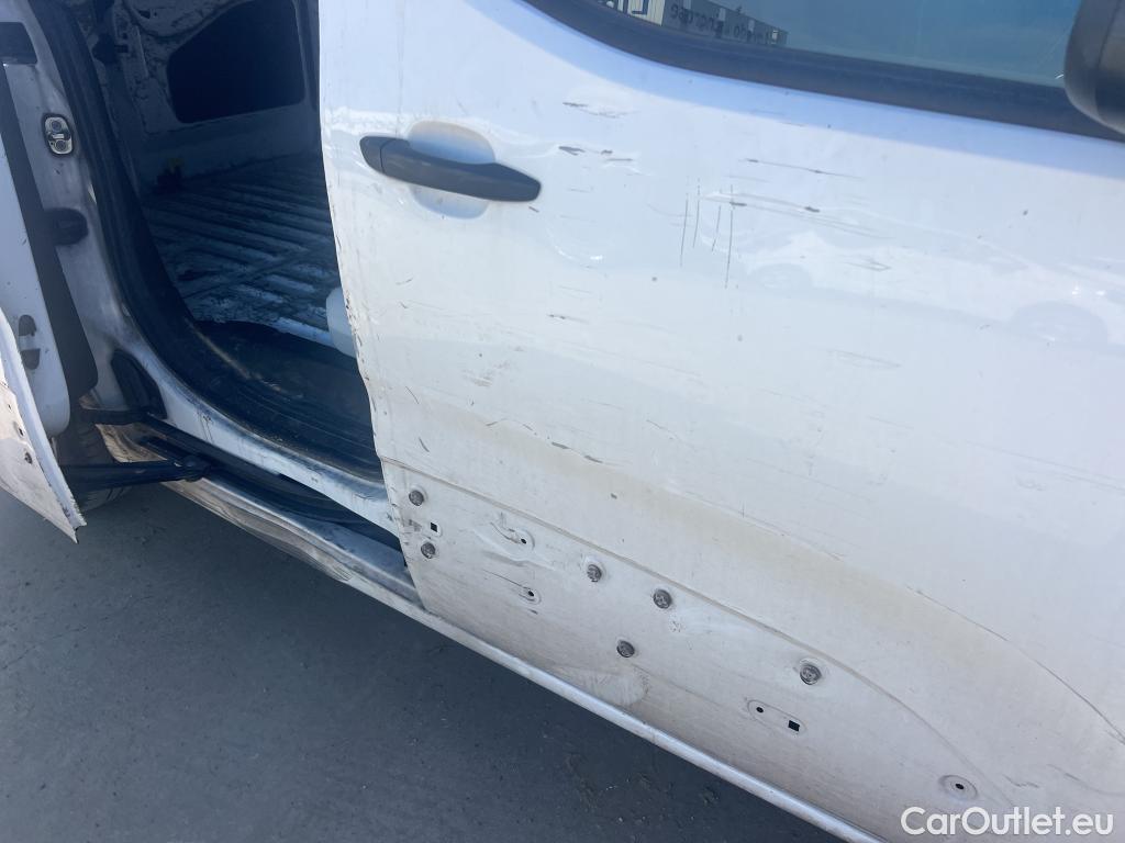  Opel  Combo OPEL  / 2018 / 3P / furgón derivado de turismo 1.5 TD 75kW (100CV) Express L H1 650kg #39