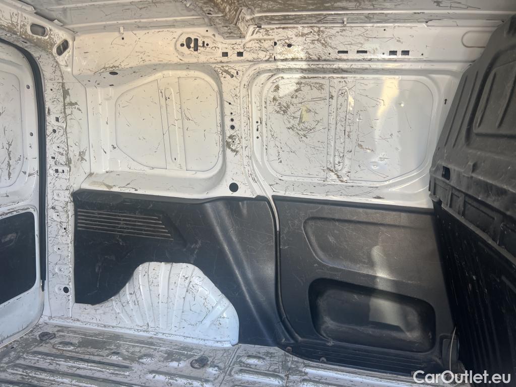  Opel  Combo OPEL  / 2018 / 3P / furgón derivado de turismo 1.5 TD 75kW (100CV) Express L H1 650kg #19