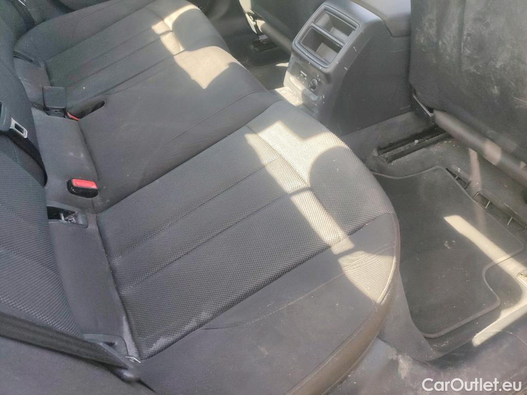  Audi  A4 AUDI  / 2019 / 4P / sedán Advanced 30 TDI 100kW (136CV) S tronic #17