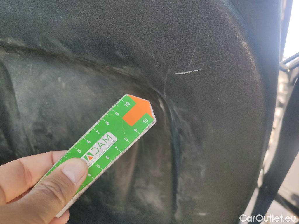  Audi  A4 AUDI  / 2019 / 4P / sedán Advanced 30 TDI 100kW (136CV) S tronic #24