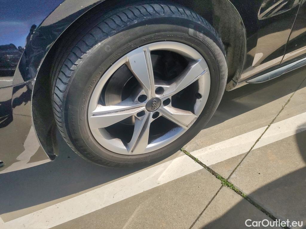  Audi  A4 AUDI  / 2019 / 4P / sedán Advanced 30 TDI 100kW (136CV) S tronic #19