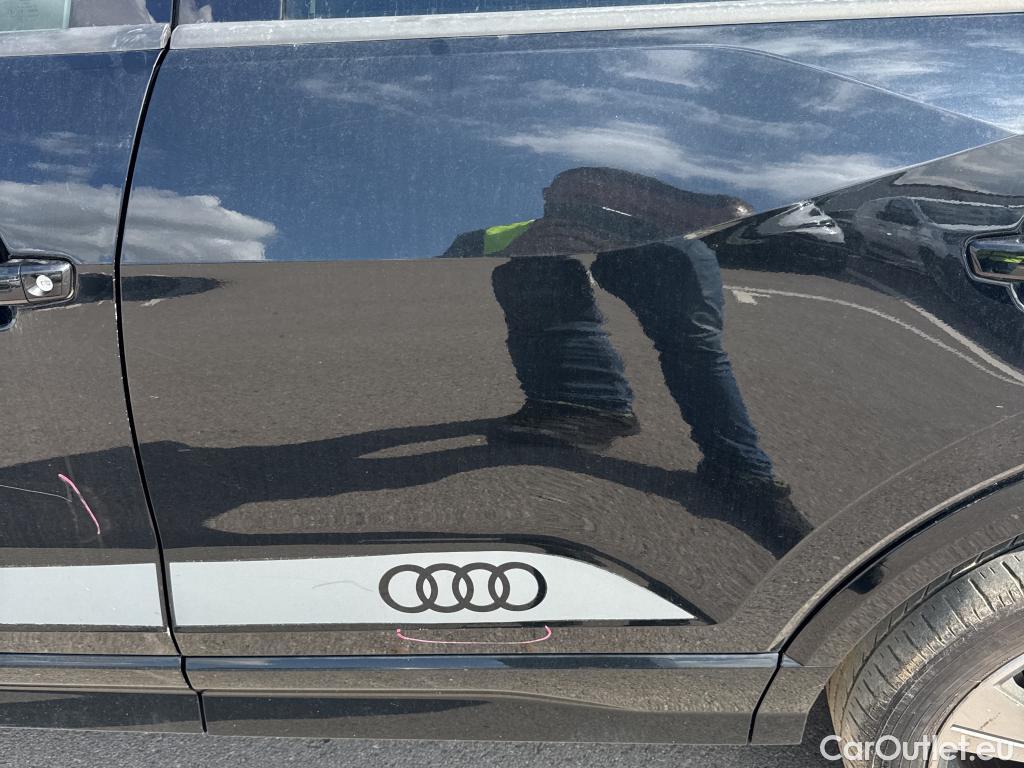  Audi  Q2 AUDI  / 2016 / 5P / todoterreno Sport 35 TDI 110kW (150CV) #17