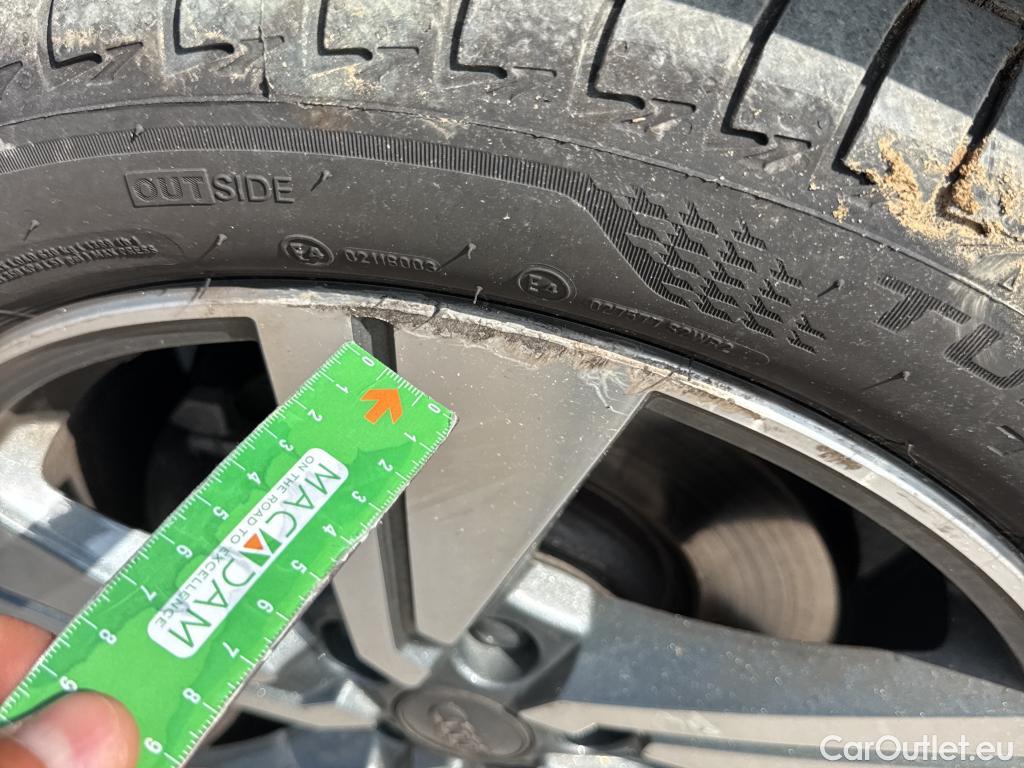  Audi  Q2 AUDI  / 2016 / 5P / todoterreno Sport 35 TDI 110kW (150CV) #8