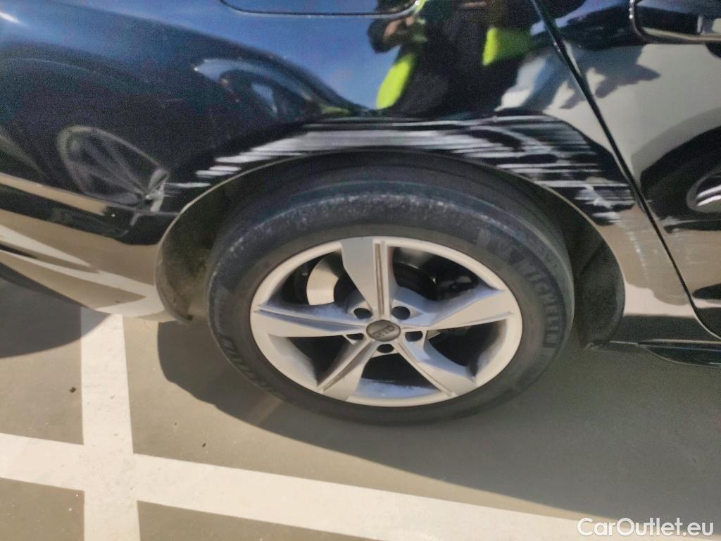  Audi  A4 AUDI  / 2019 / 4P / sedán Advanced 30 TDI 100kW (136CV) S tronic #7