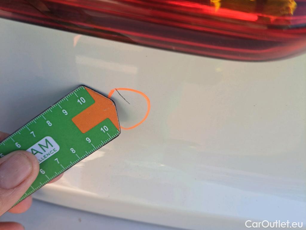  Bmw  Serie 3 BMW  / 2018 / 4P / sedán 320d Auto. #16