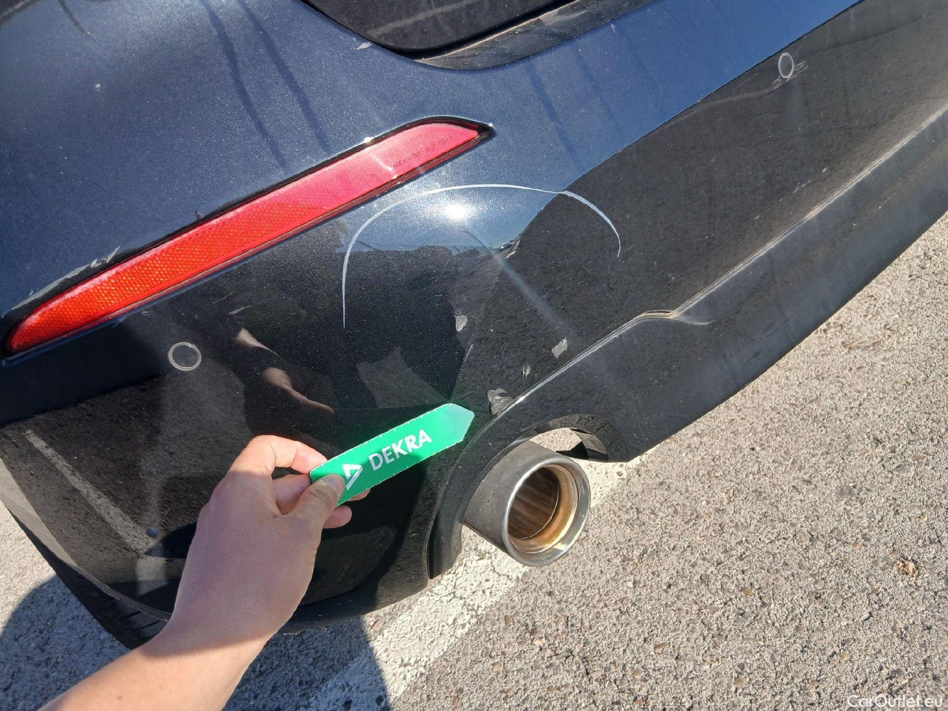  Bmw  Serie 1 BMW  / 2019 / 5P / berlina con portón 118i #9