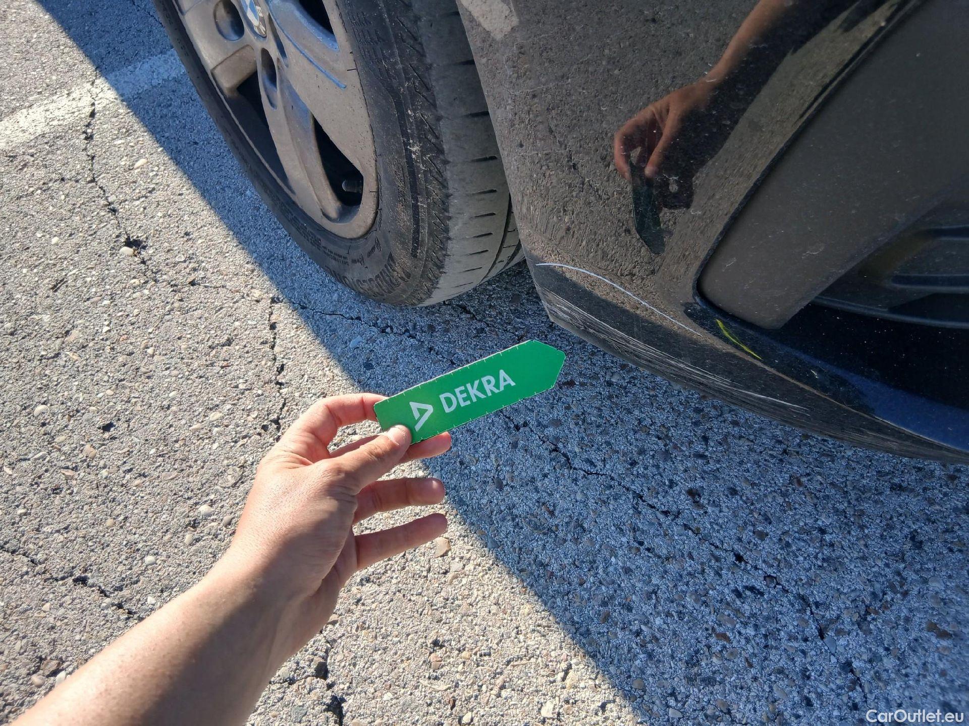  Bmw  Serie 1 BMW  / 2019 / 5P / berlina con portón 118i #2