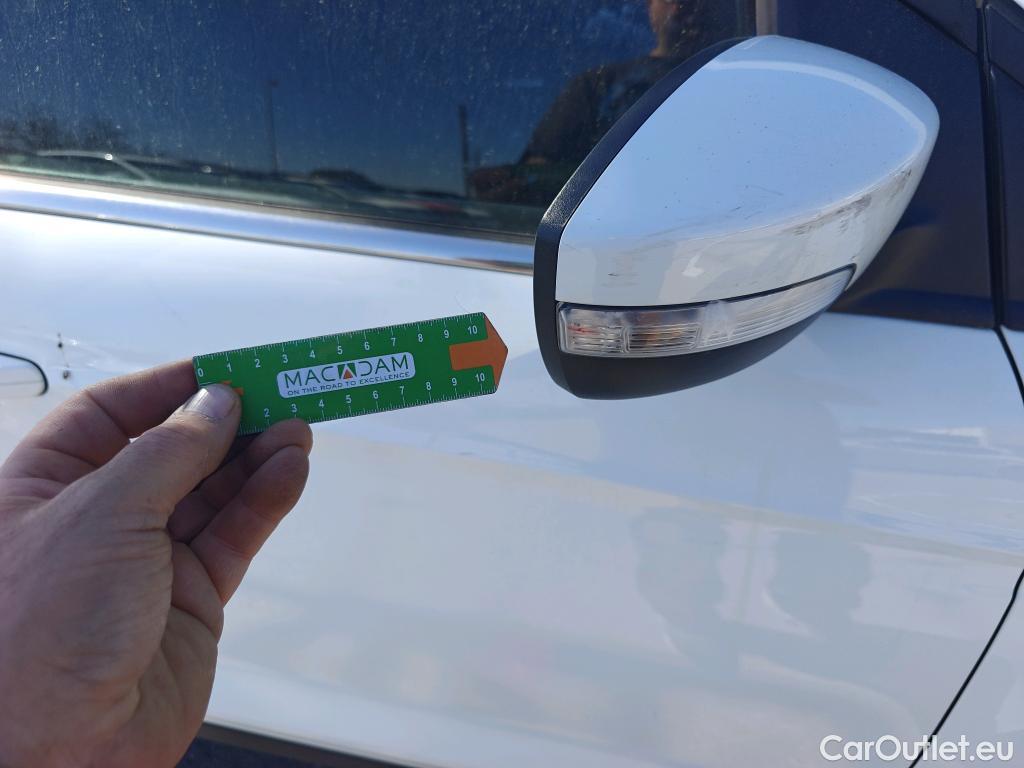  Ford  Kuga FORD  / 2016 / 5P / todoterreno 1.5 EcoBoost 88kW 4x2 Trend+ (CX) #41