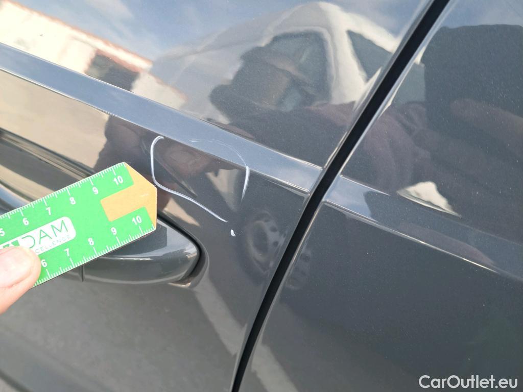  Audi  Q3 AUDI  / 2018 / 5P / todoterreno 40 TFSI 140kW S tronic Quattro Advanced #35