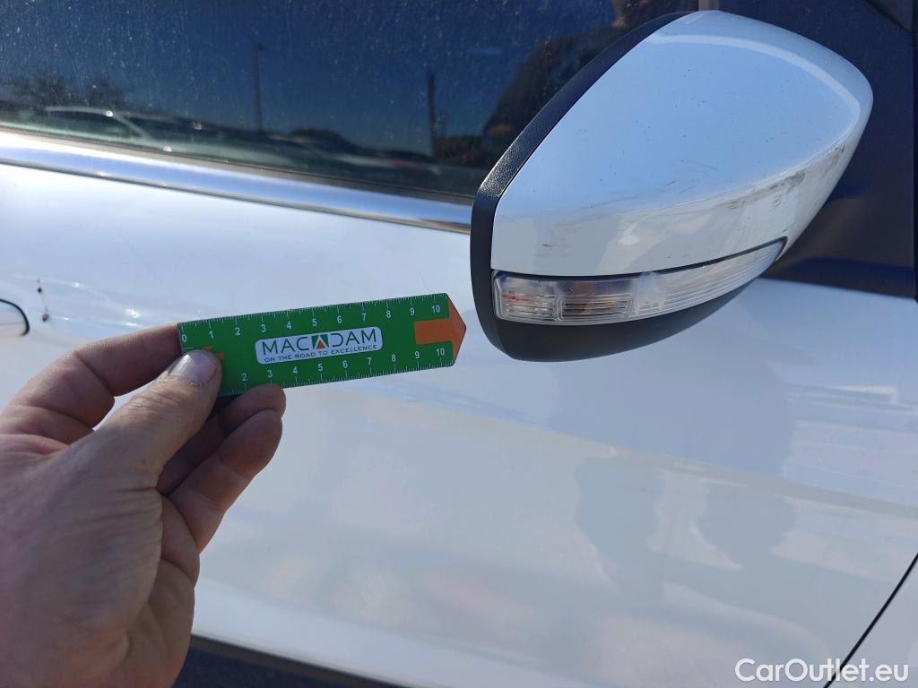  Ford  Kuga FORD  / 2016 / 5P / todoterreno 1.5 EcoBoost 88kW 4x2 Trend+ (CX) #40