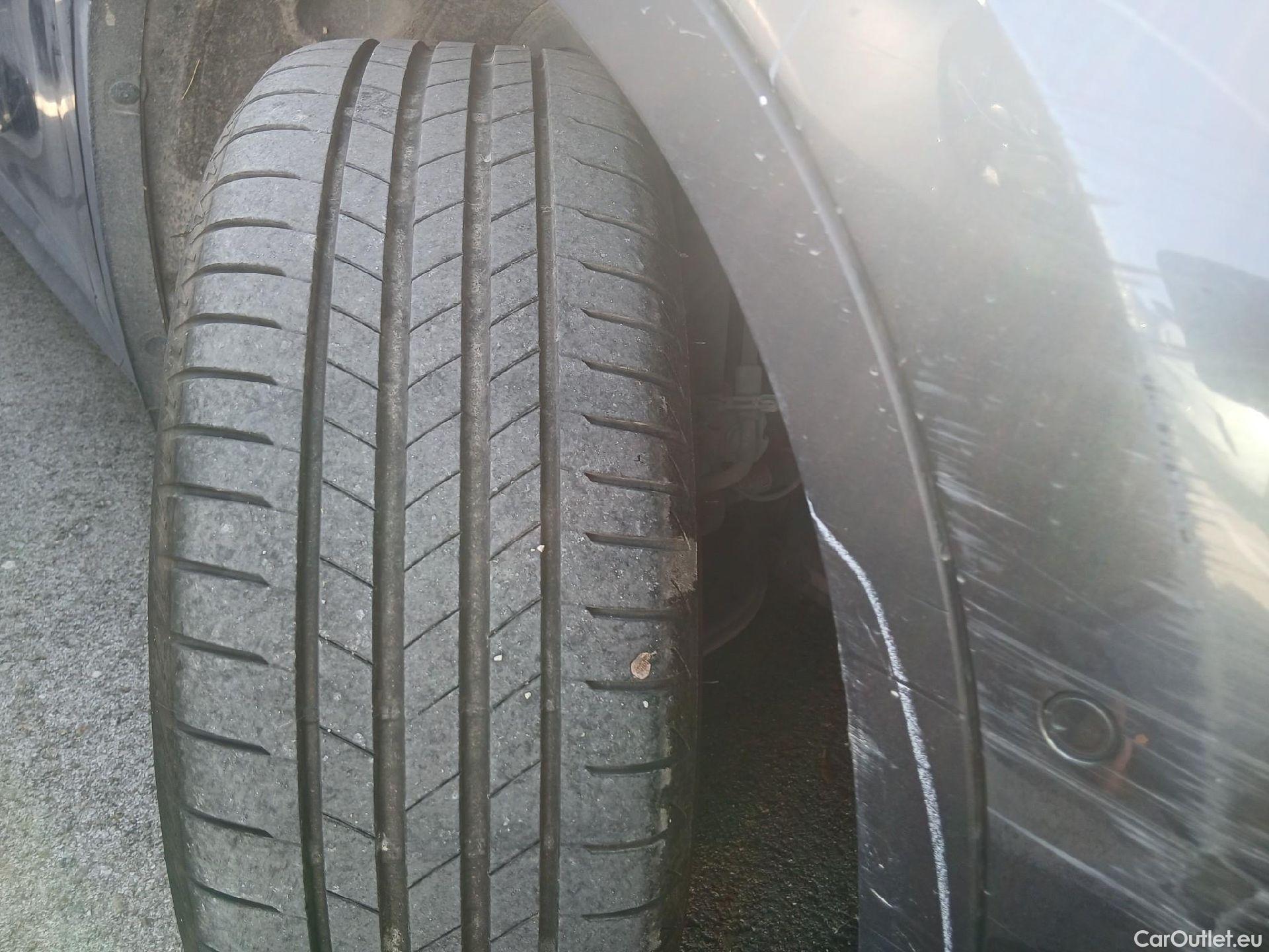  Bmw  X1 BMW  / 2019 / 5P / todoterreno sDrive18dA Corporate #35