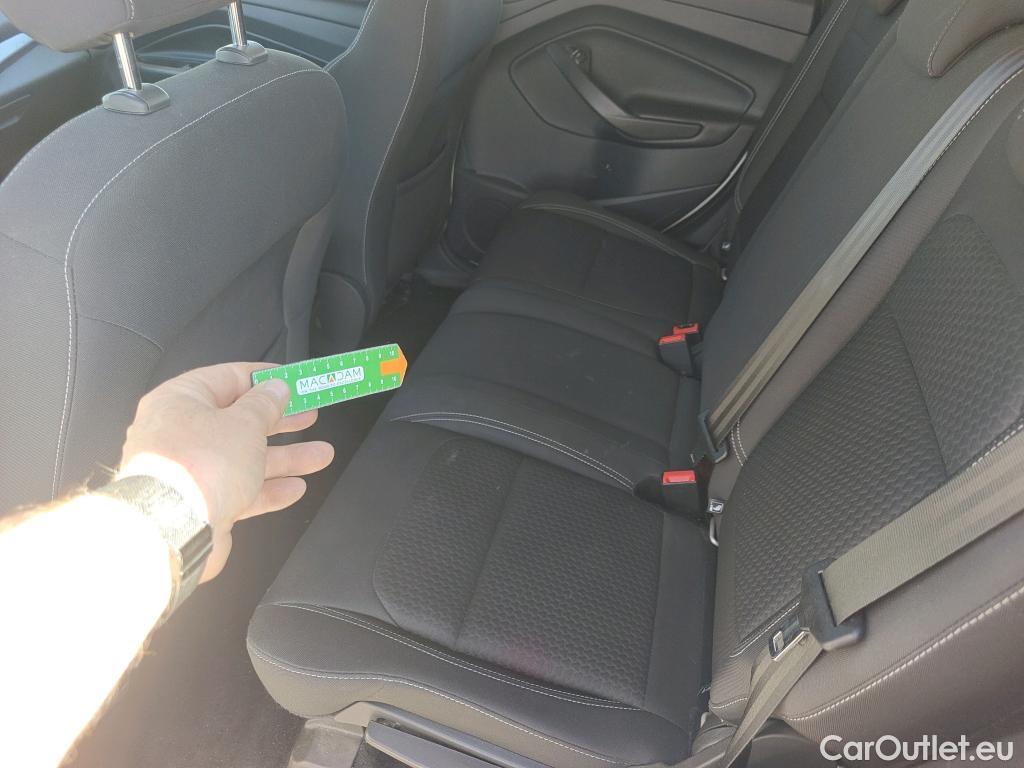  Ford  Kuga FORD  / 2016 / 5P / todoterreno 1.5 EcoBoost 88kW 4x2 Trend+ (CX) #18