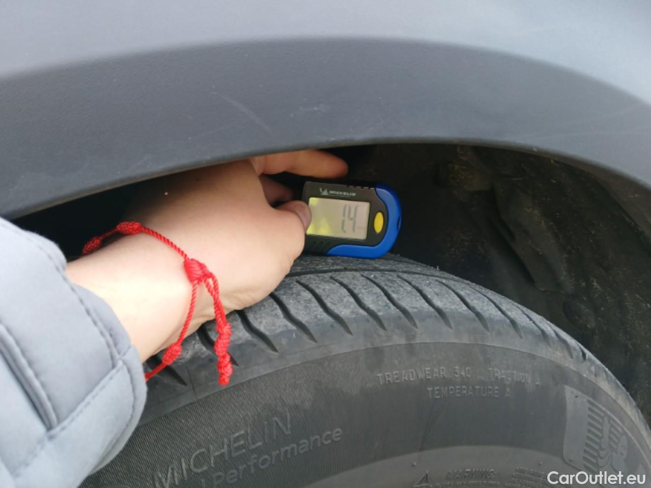  Nissan  Juke NISSAN  / 2019 / 5P / crossover DIG-T 84 kW (114 CV) 6M/T Acenta #5