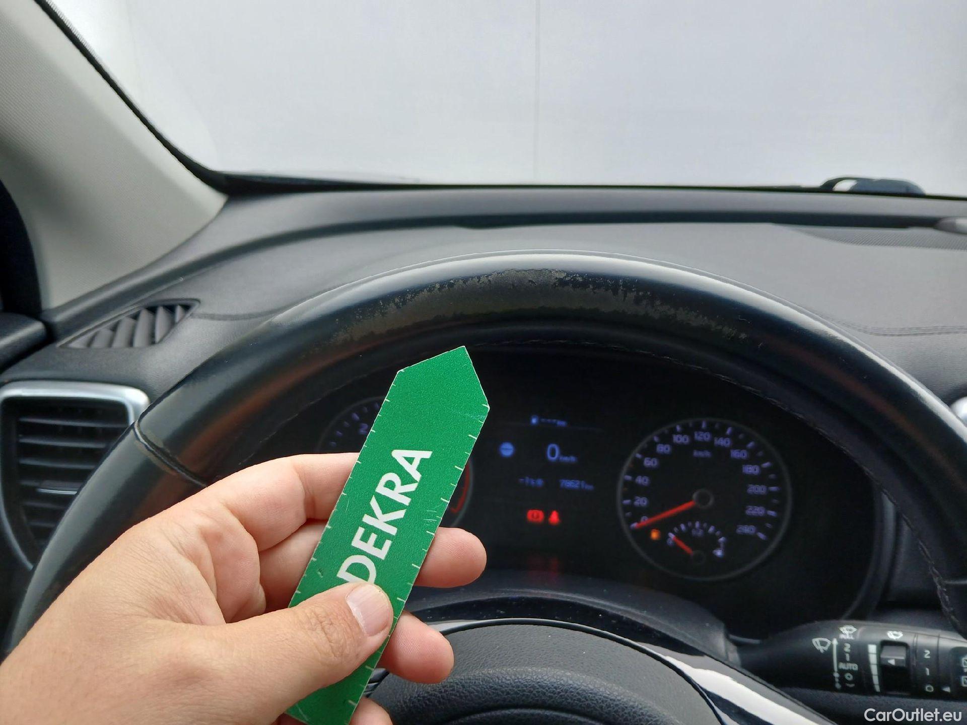  KIA  Sportage KIA  1.6MHEV Drive 100kW(136CV) 4x2(Crist Tintados)(CX) #3