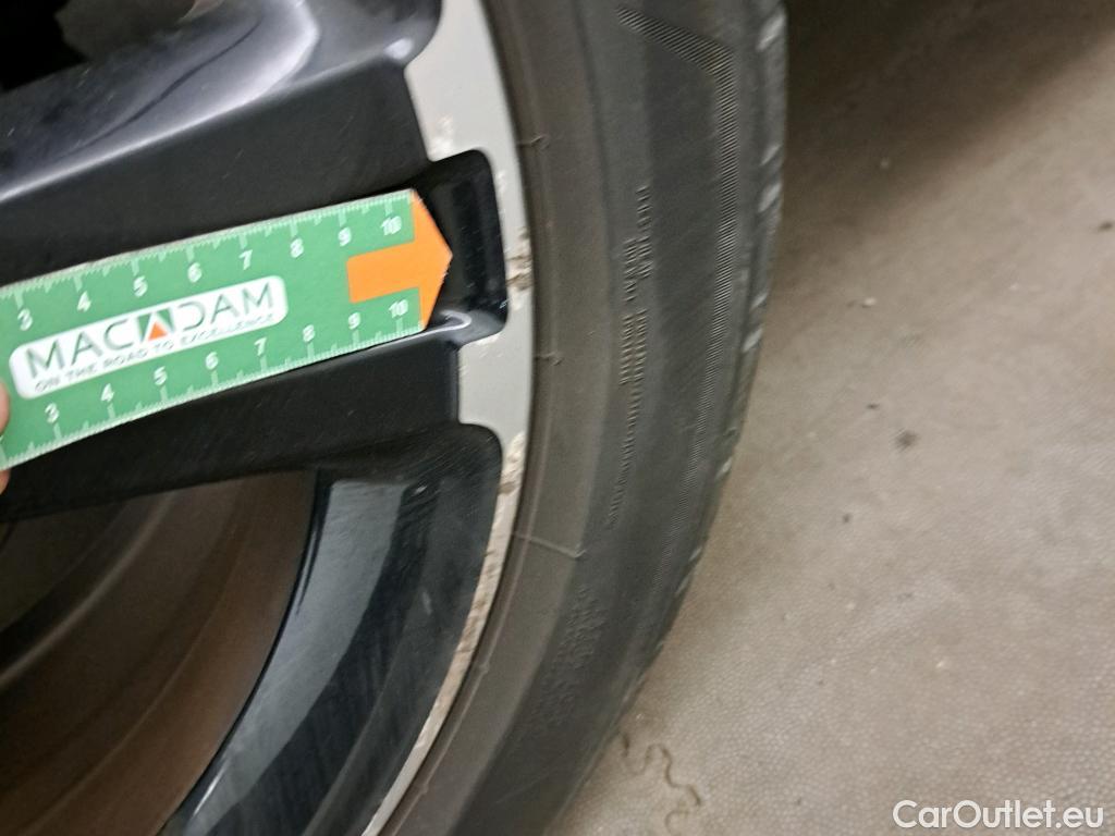  Mercedes  CLA-Klasse MERCEDES-BENZ CLA / 2019 / 5P / familiar CLA 200 D DCT Shooting Brake #13