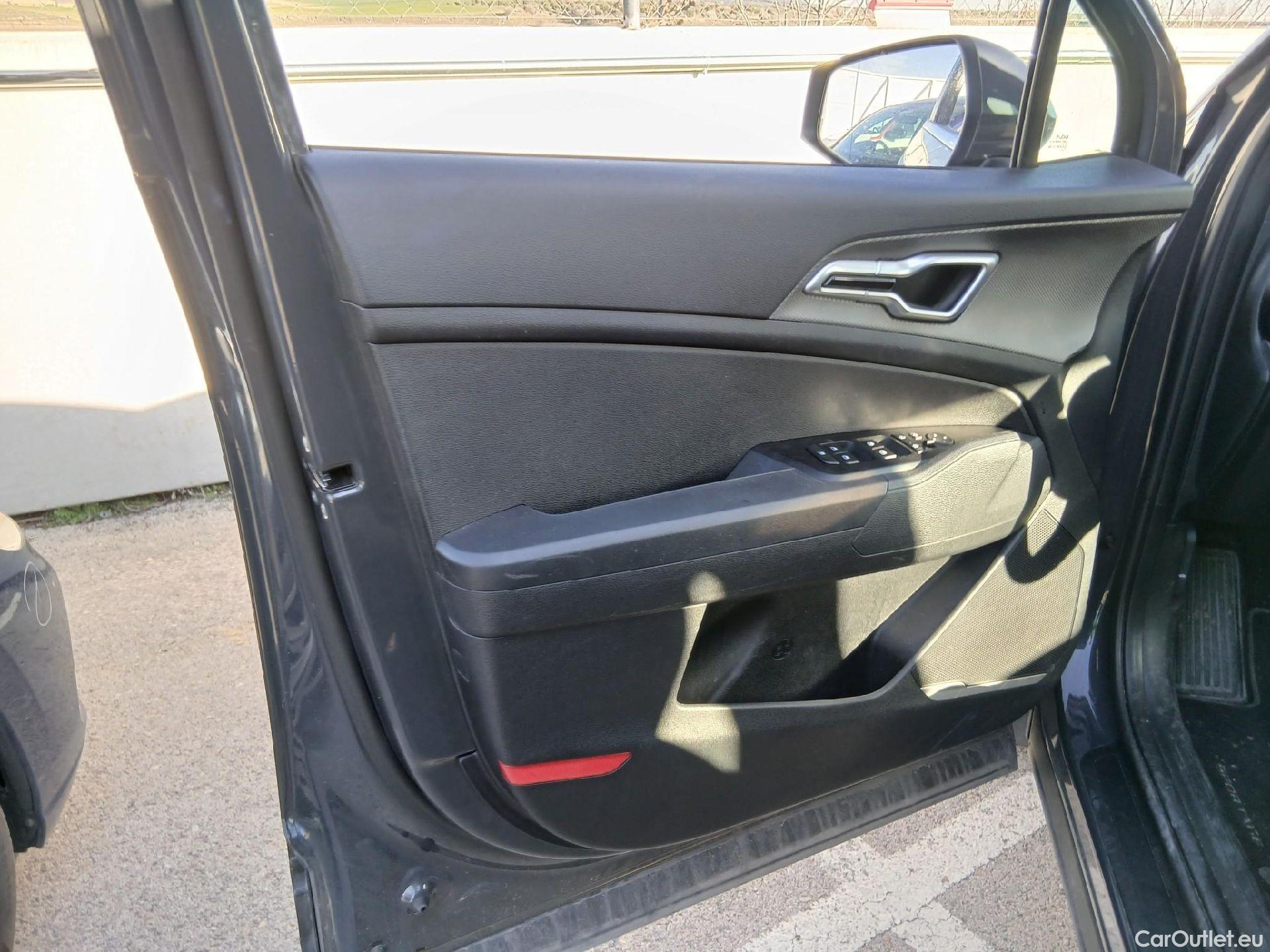  KIA  Sportage KIA  / 2022 / 5P / todoterreno 1.6 T-GDi 110kW (150CV) Concept 4x2 #24