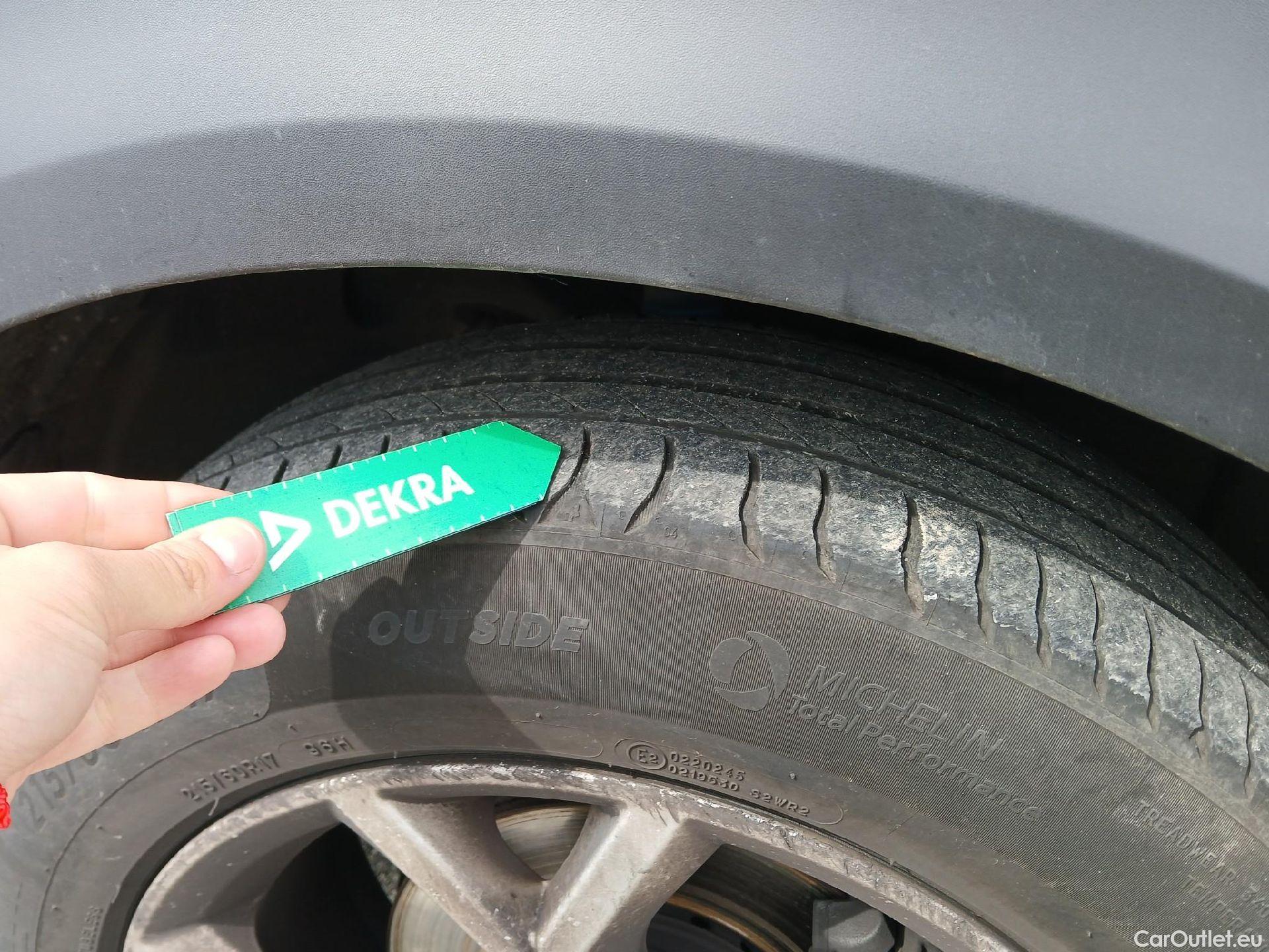  Nissan  Juke NISSAN  / 2019 / 5P / crossover DIG-T 84 kW (114 CV) 6M/T Acenta #8