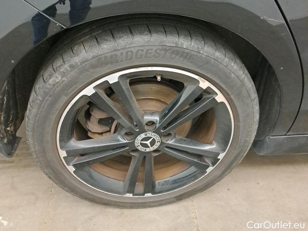  Mercedes  CLA-Klasse MERCEDES-BENZ CLA / 2019 / 5P / familiar CLA 200 D DCT Shooting Brake #11