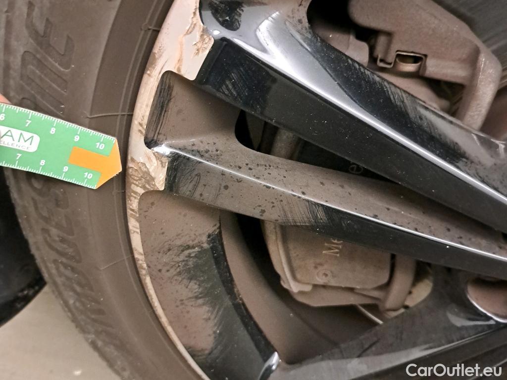  Mercedes  CLA-Klasse MERCEDES-BENZ CLA / 2019 / 5P / familiar CLA 200 D DCT Shooting Brake #4