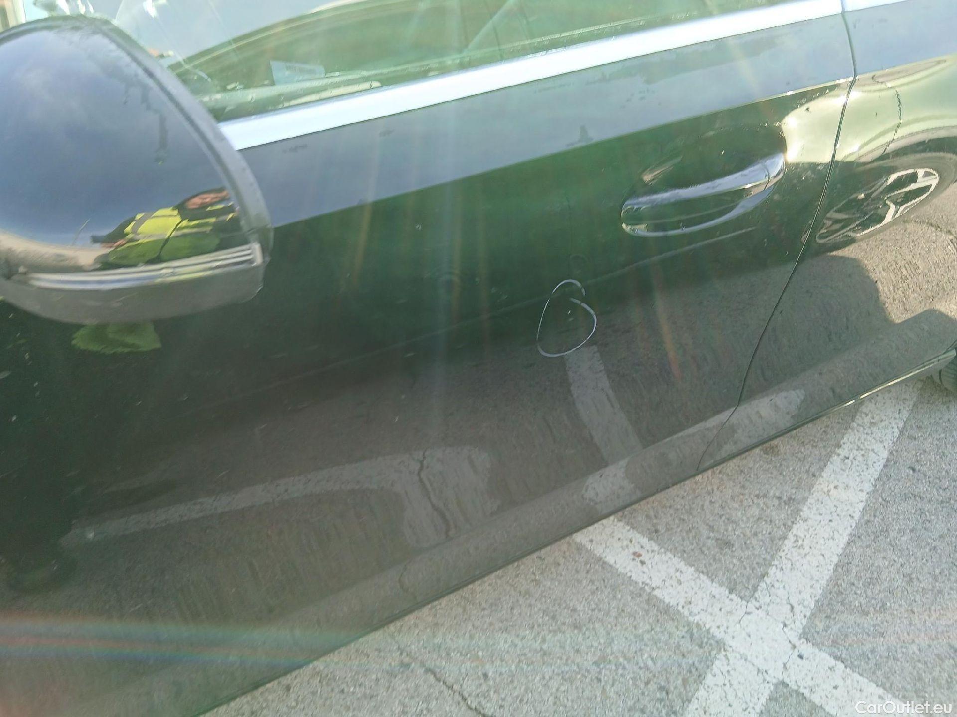  Mercedes  A-Klasse MERCEDES-BENZ Clase A / 2018 / 5P / berlina con portón A 180 d #9