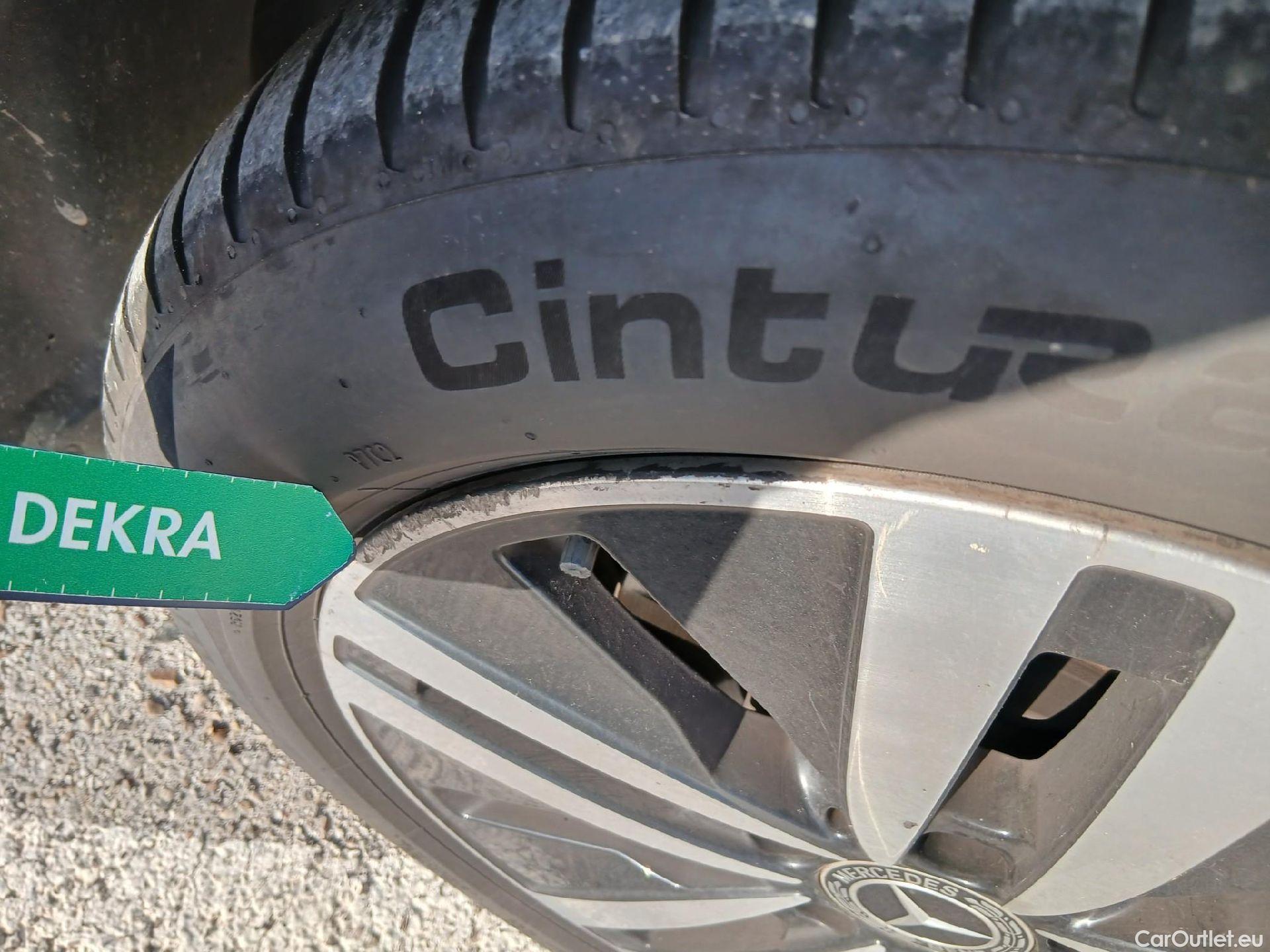  Mercedes  A-Klasse MERCEDES-BENZ Clase A / 2018 / 5P / berlina con portón A 180 d #2