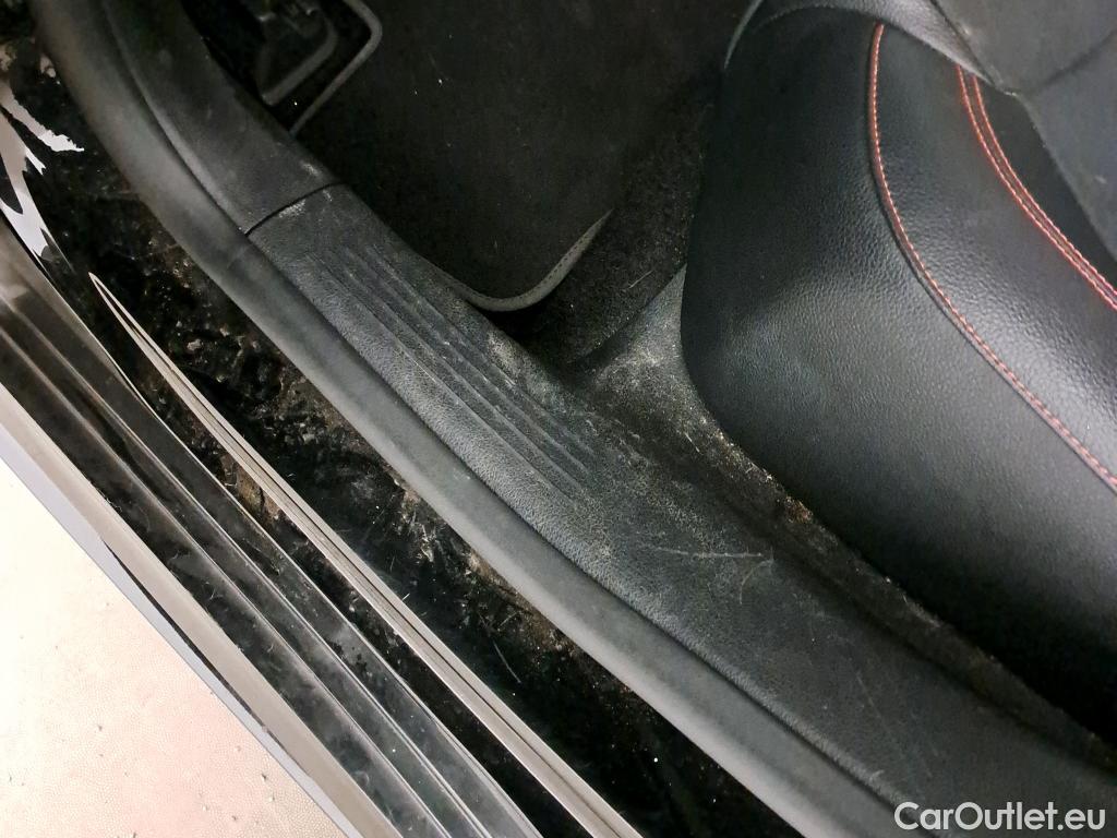  Mercedes  CLA-Klasse MERCEDES-BENZ CLA / 2019 / 5P / familiar CLA 200 D DCT Shooting Brake #33