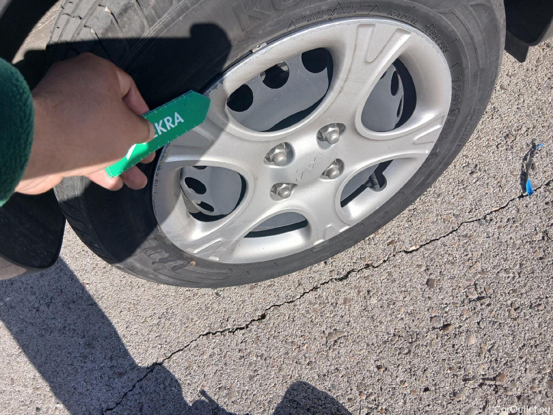  KIA  Picanto KIA  / 2020 / 5P / berlina con portón 1.0 DPi 49kW (67CV) Concept #32