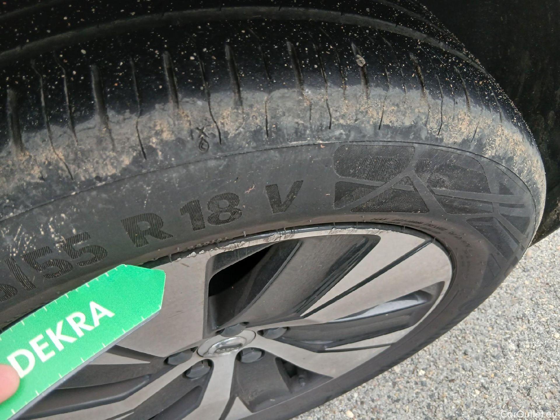  Volvo  XC 40 VOLVO XC40 / 2017 / 5P / todoterreno 1.5 T3 Momentum Pro #13