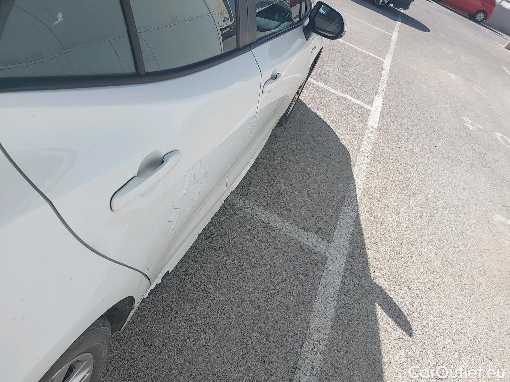  Toyota  Corolla TOYOTA  1.8 125H ACTIVE TECH E-CVT #24