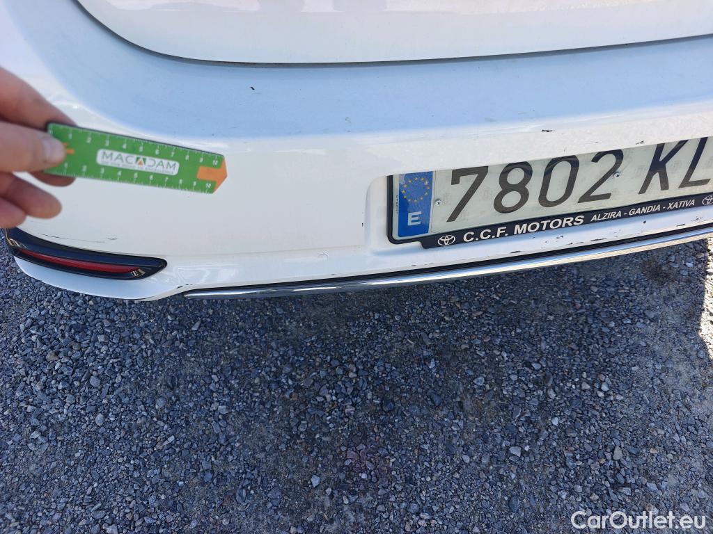  Toyota  Auris TOYOTA  5p 2G berlina con portón 1.8 140H Hybrid Feel! Edition #32