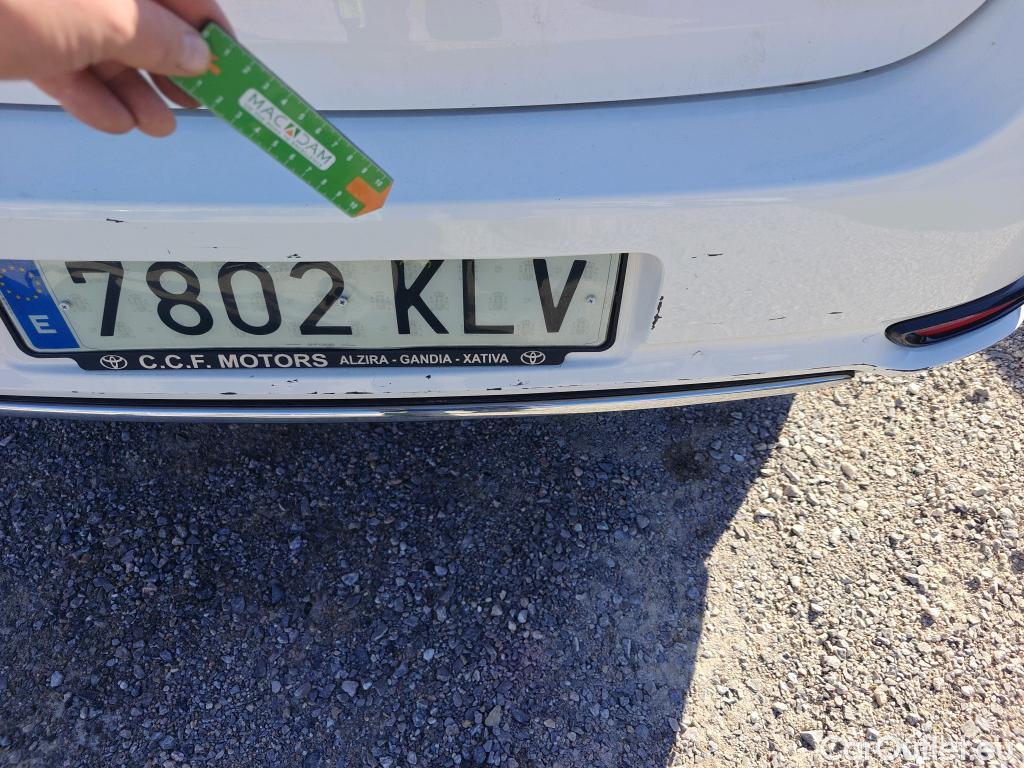  Toyota  Auris TOYOTA  5p 2G berlina con portón 1.8 140H Hybrid Feel! Edition #33