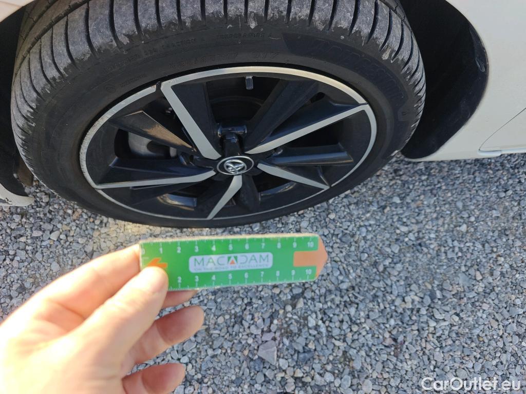  Toyota  Auris TOYOTA  5p 2G berlina con portón 1.8 140H Hybrid Feel! Edition #8