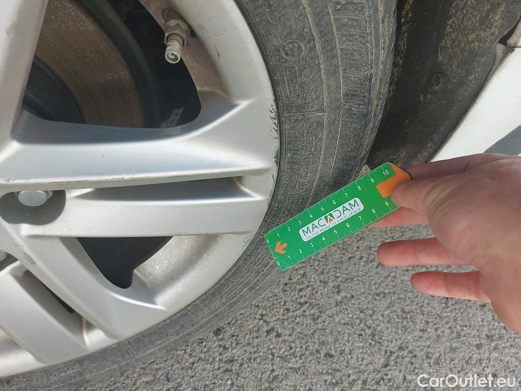  Toyota  Corolla TOYOTA  1.8 125H ACTIVE TECH E-CVT #33