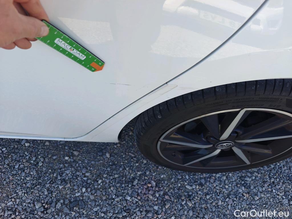  Toyota  Auris TOYOTA  5p 2G berlina con portón 1.8 140H Hybrid Feel! Edition #21