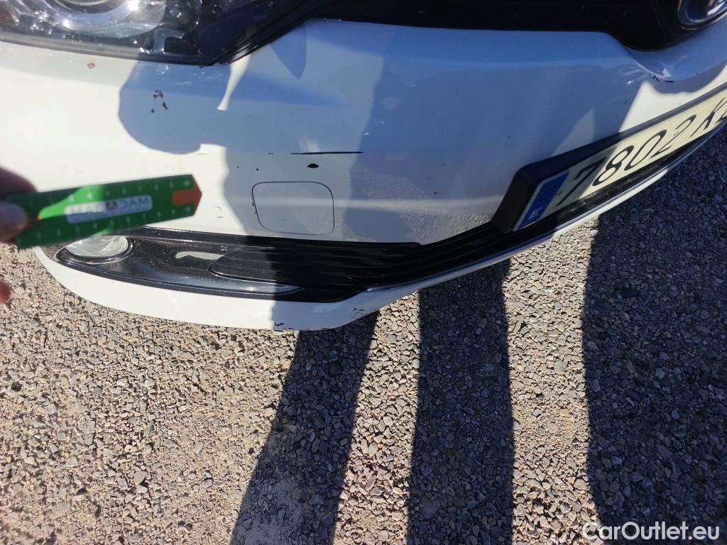  Toyota  Auris TOYOTA  5p 2G berlina con portón 1.8 140H Hybrid Feel! Edition #26