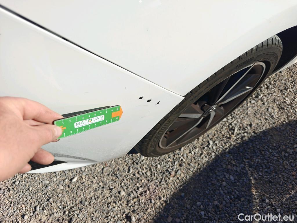  Toyota  Auris TOYOTA  5p 2G berlina con portón 1.8 140H Hybrid Feel! Edition #35