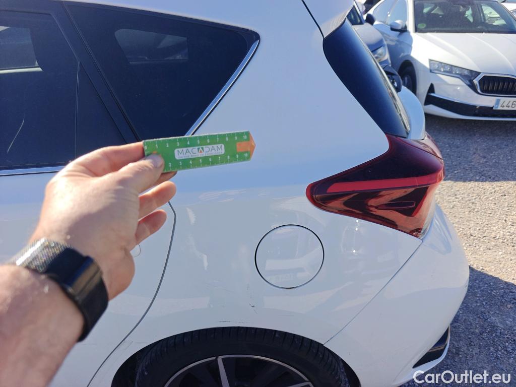  Toyota  Auris TOYOTA  5p 2G berlina con portón 1.8 140H Hybrid Feel! Edition #12