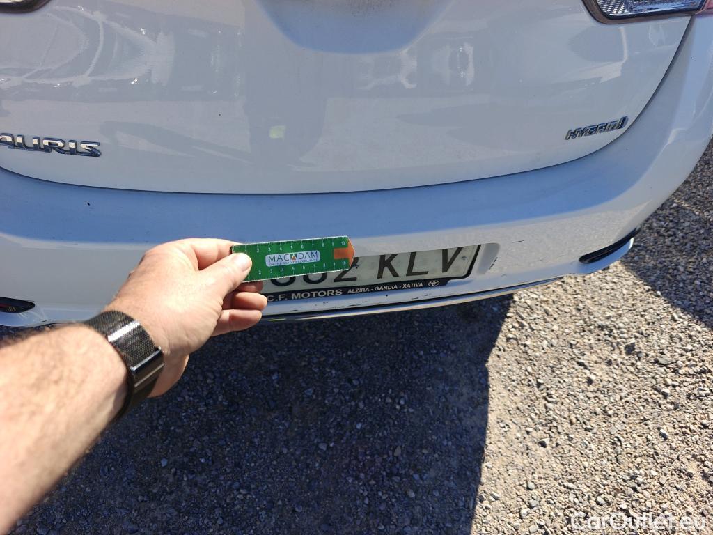  Toyota  Auris TOYOTA  5p 2G berlina con portón 1.8 140H Hybrid Feel! Edition #30