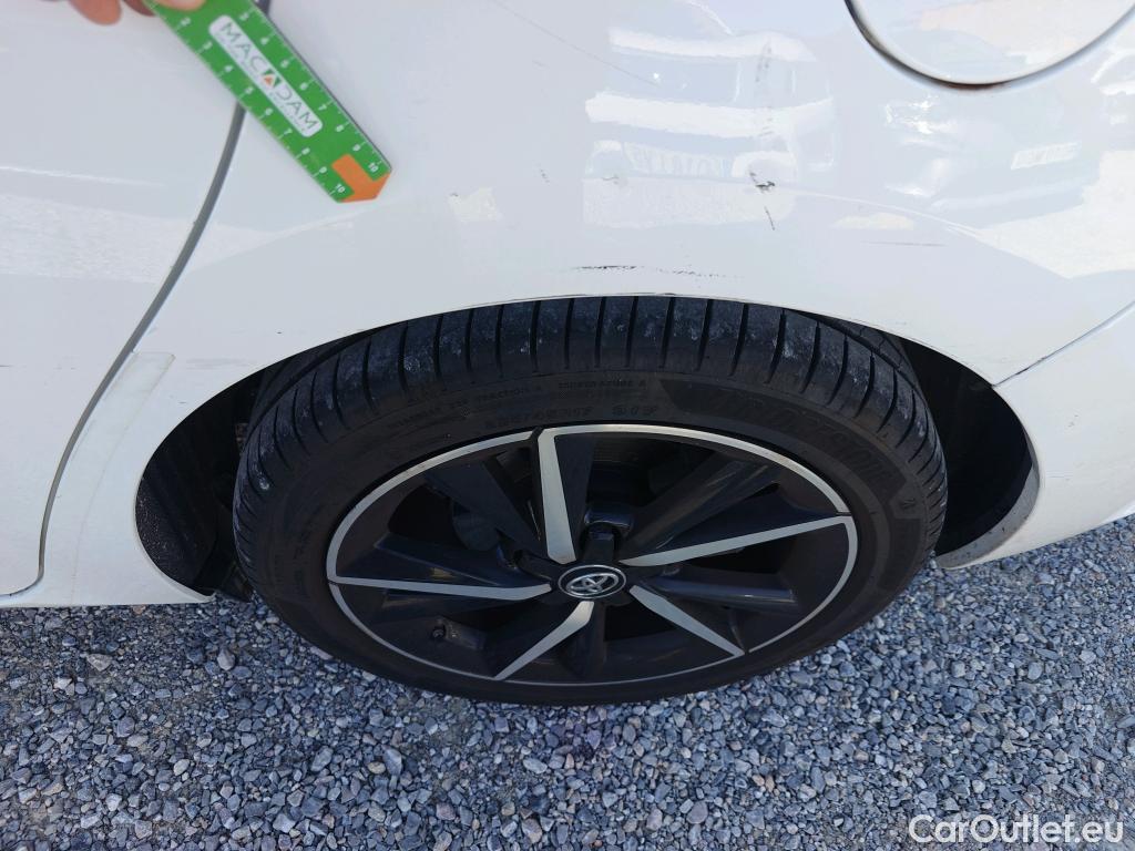  Toyota  Auris TOYOTA  5p 2G berlina con portón 1.8 140H Hybrid Feel! Edition #14