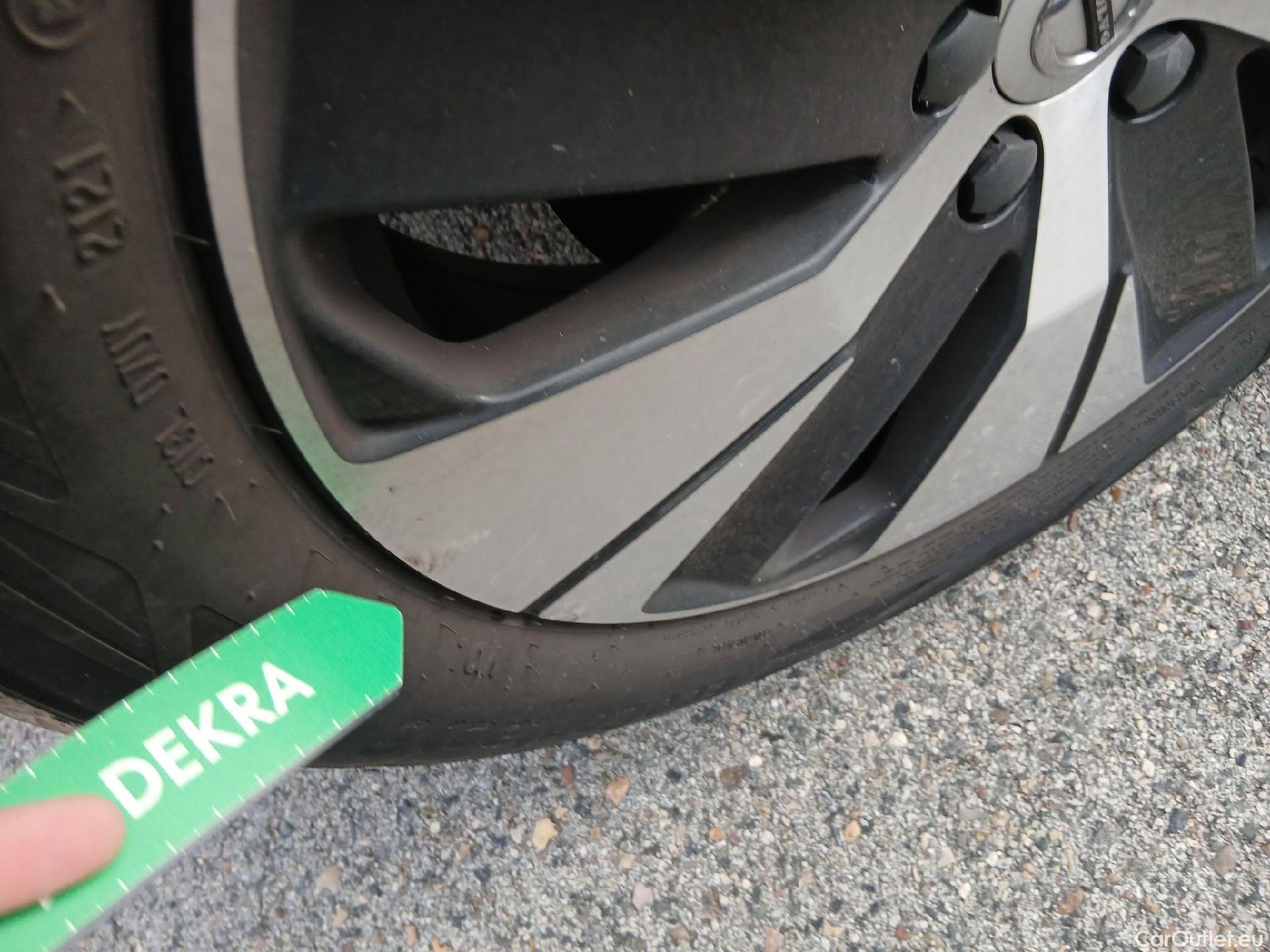  Volvo  XC 40 VOLVO XC40 / 2017 / 5P / todoterreno 1.5 T3 Momentum Pro #10