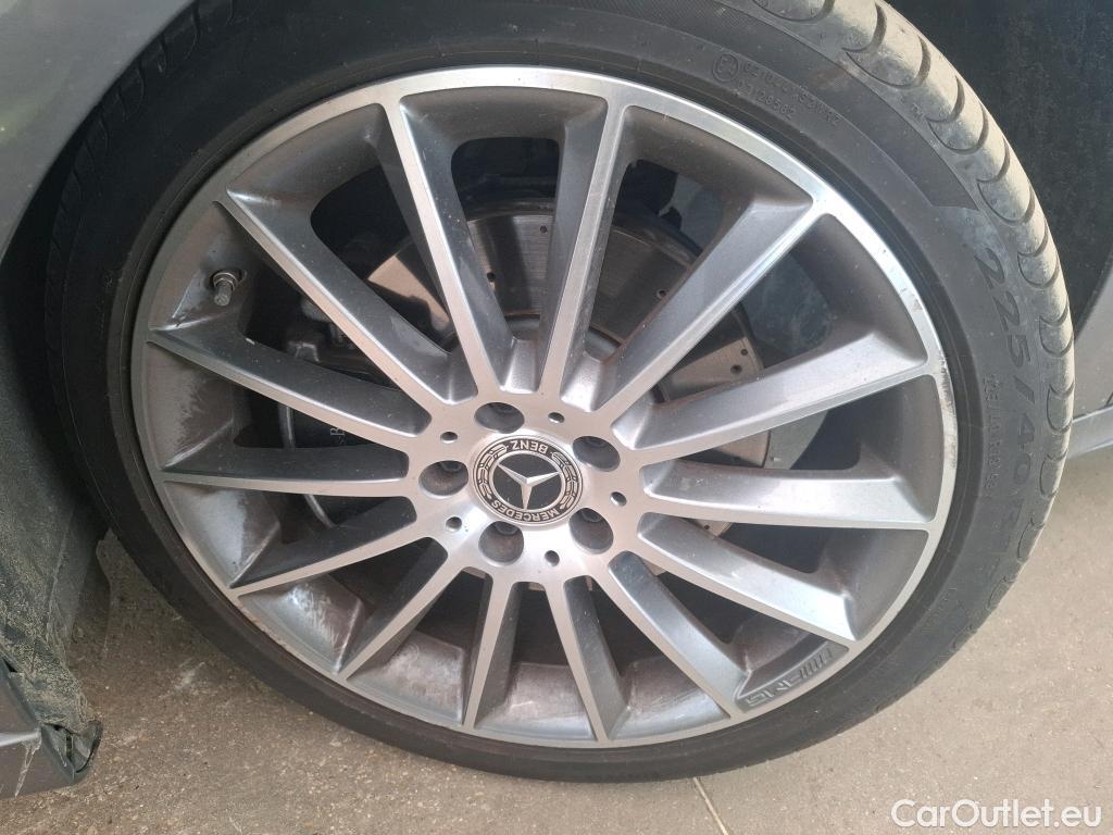  Mercedes  A-Klasse MERCEDES-BENZ Classe A Berline / 2018 / 4P / Berline A 250 e AMG Line 8G-DCT #12