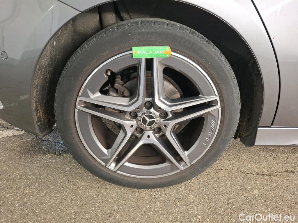  Mercedes  A-Klasse MERCEDES-BENZ Classe A Compact / 2018 / 5P / Berline A 180 AMG Line #1