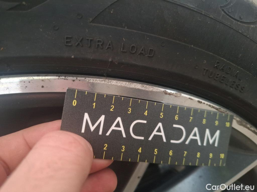  Mercedes  A-Klasse MERCEDES-BENZ Classe A Berline / 2018 / 4P / Berline A 250 e AMG Line 8G-DCT #17