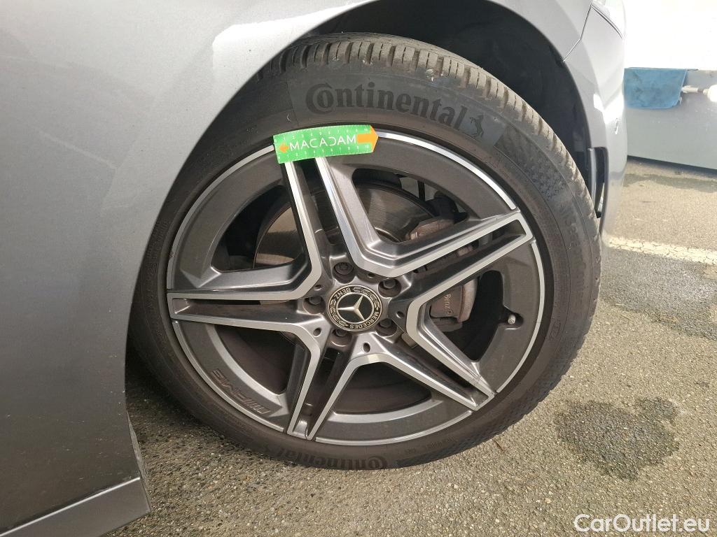  Mercedes  A-Klasse MERCEDES-BENZ Classe A Compact / 2018 / 5P / Berline A 180 AMG Line #17