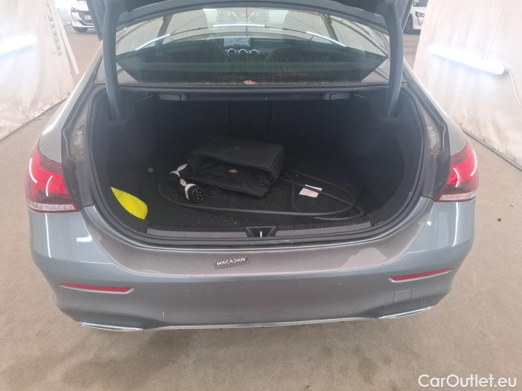  Mercedes  A-Klasse MERCEDES-BENZ Classe A Berline / 2018 / 4P / Berline A 250 e AMG Line 8G-DCT #42