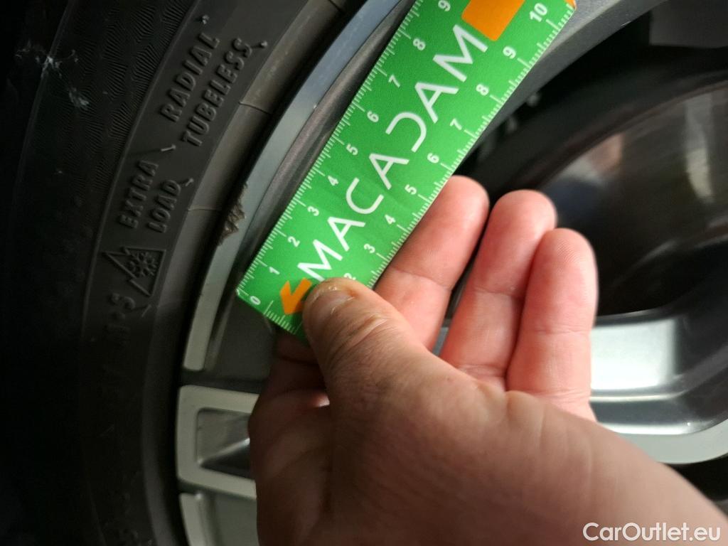  Mercedes  A-Klasse MERCEDES-BENZ Classe A Compact / 2018 / 5P / Berline A 180 AMG Line #18