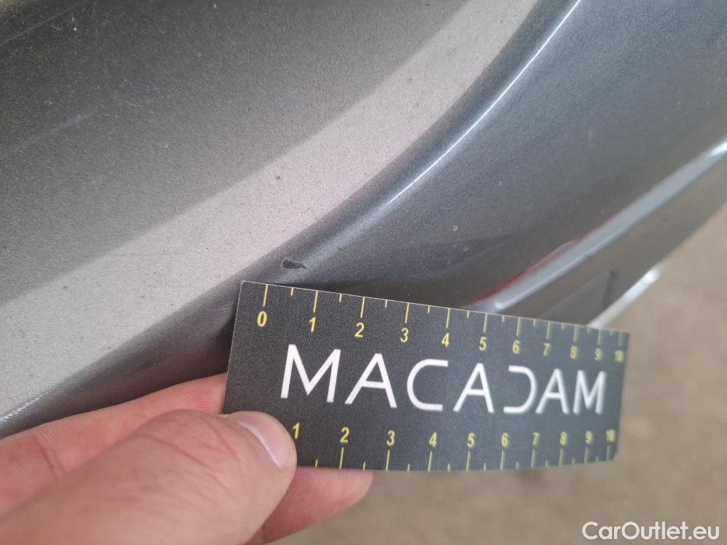  Mercedes  A-Klasse MERCEDES-BENZ Classe A Berline / 2018 / 4P / Berline A 250 e AMG Line 8G-DCT #46