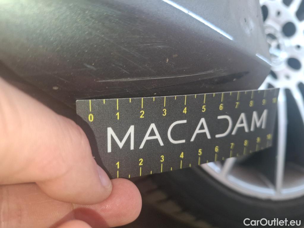  Mercedes  A-Klasse MERCEDES-BENZ Classe A Berline / 2018 / 4P / Berline A 250 e AMG Line 8G-DCT #2